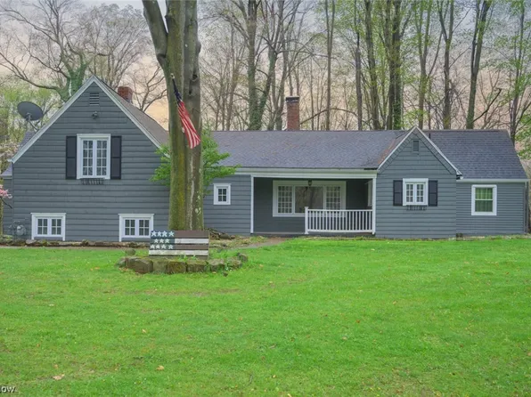 1403 W Liberty St, Hubbard, OH 44425