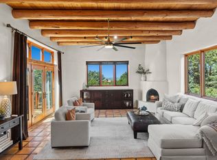 13 Arroyo Vis, Santa Fe, NM 87505