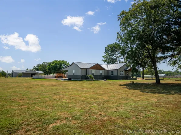 19560 S Prairie Bell Rd, Morris, OK 74445