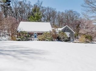 26 Bush Hill Rd, Ipswich, MA 01938