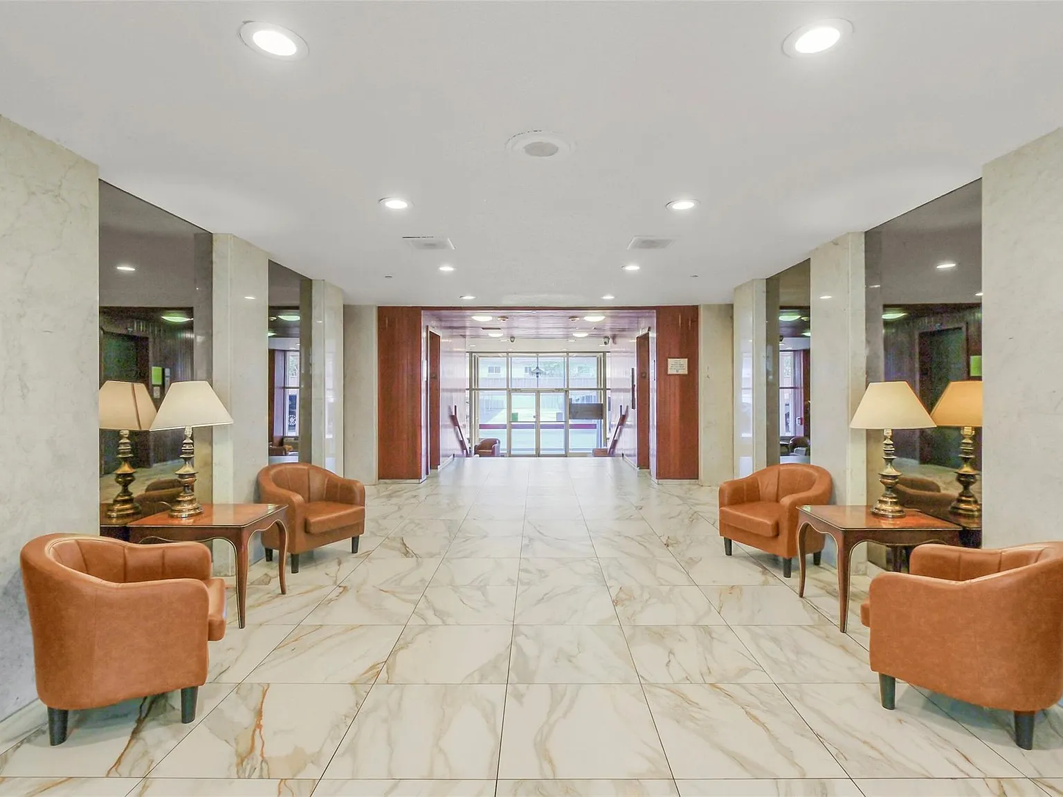 2 bed, 1.0 bath, 967 sqft, $1,100 — Photo 3