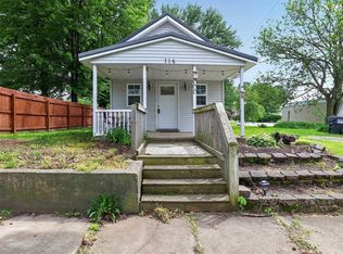 114 E Randolph St, Lapaz, IN 46537