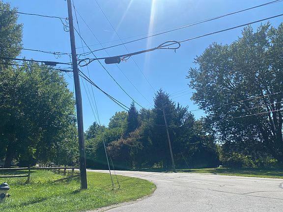5th image of 265 Moffat Rd