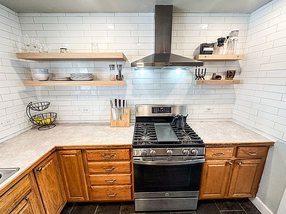 Newly Remodeled Kitchen. Air fryer, Blender and many more kitchen appliances available.