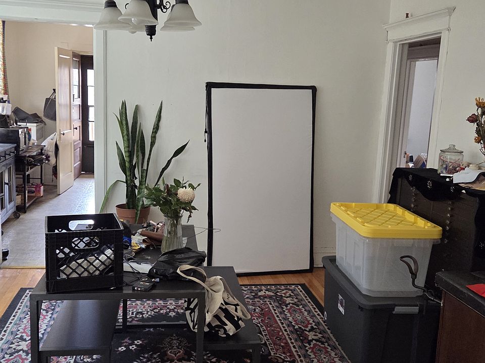 1st image of 3625 N Pine Grove Ave #1