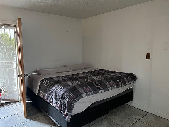 4th image of 227 Solano Dr NE