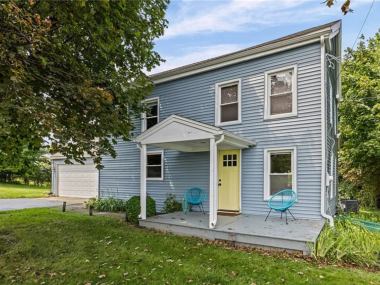 393 Mendon Center Rd — Photo 3