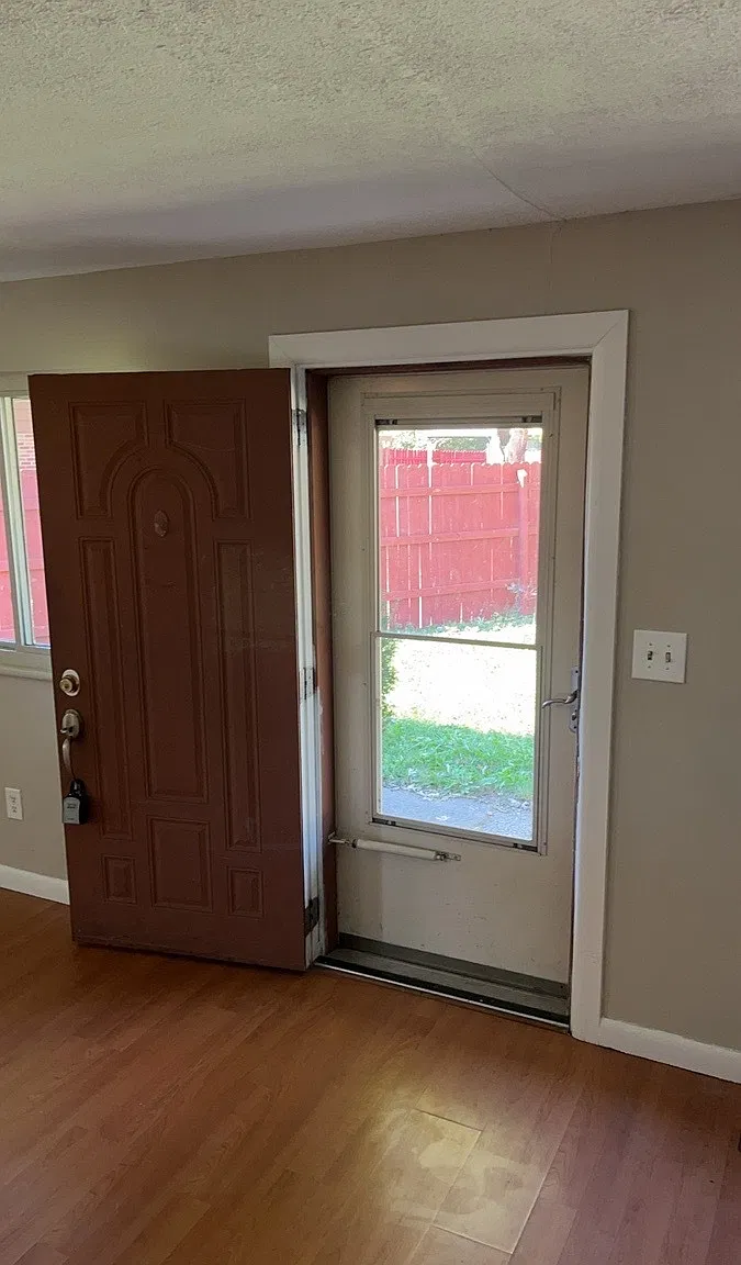 3 bed, 1.0 bath, 1080 sqft, $1,595 — Photo 3
