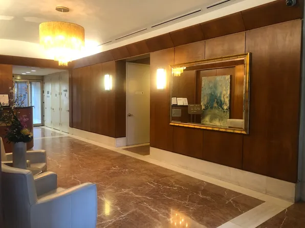 250 South End Avenue image 15 of 19