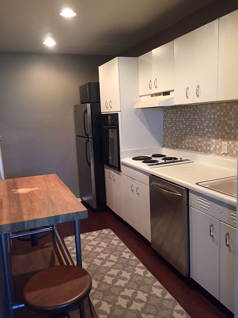 2nd image of 301 Beech St APT 1G