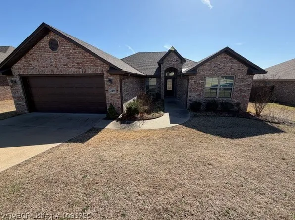 319 Copsey Dr, Van Buren, AR 72956