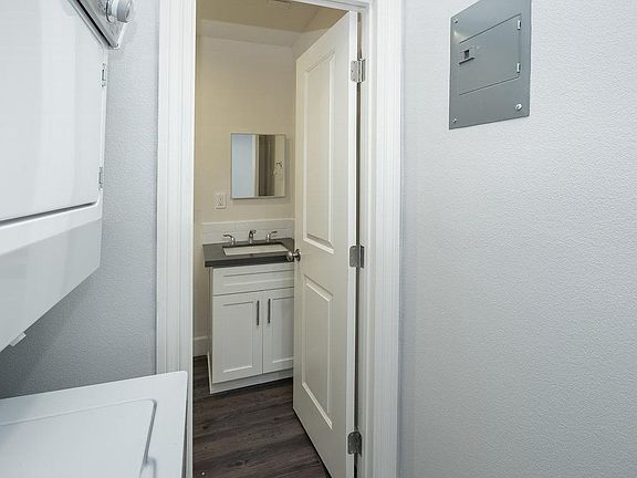 4th image of 1844 16th St APT C