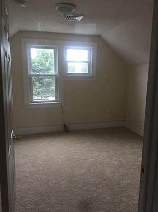 2nd image of 74 James St