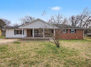 1106 Bagley Dr, Fayetteville, TN 37334