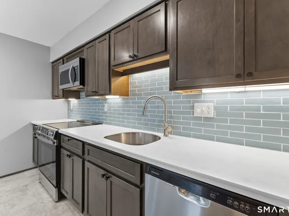 201 College Street #22, Middletown, CT 06457