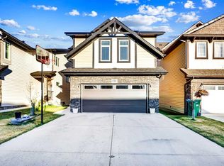 151 N Skyview Point Rd NE, Calgary, AB T3N 0K4