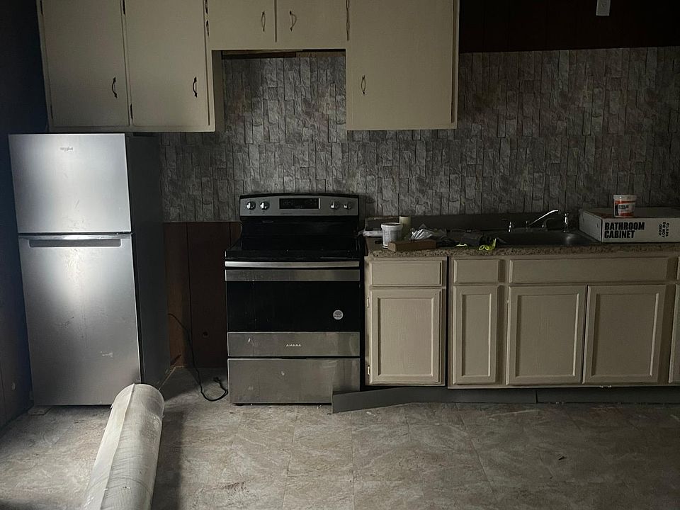 2nd image of 2720 S Elm St #2