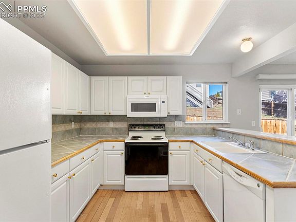5th image of 4833 Ardley Dr