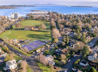 2409 Currie Rd, Oak Bay, BC V8S3B5