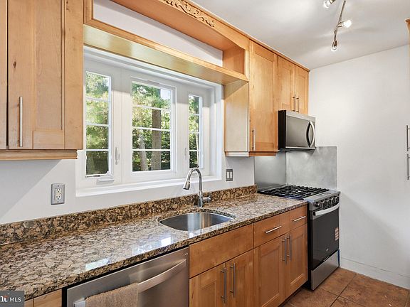 2nd image of 5364 Pooks Hill Rd #301