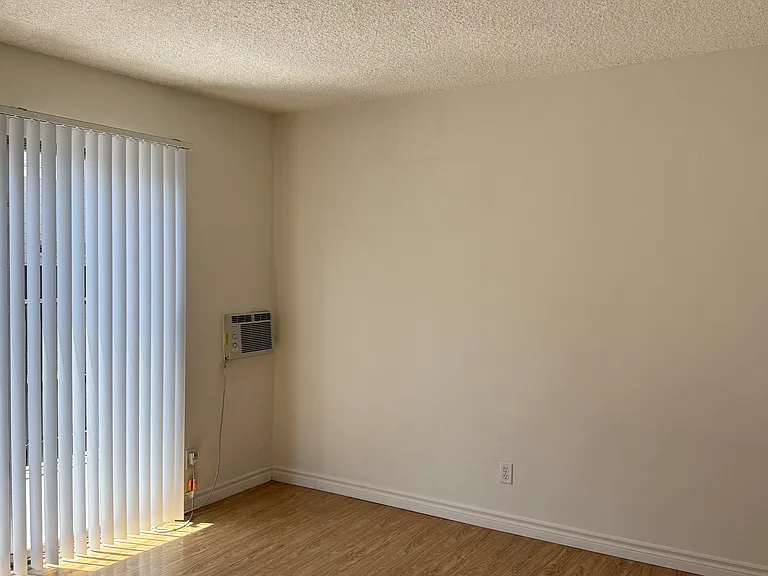 615 E Magnolia Blvd #B — Photo 10