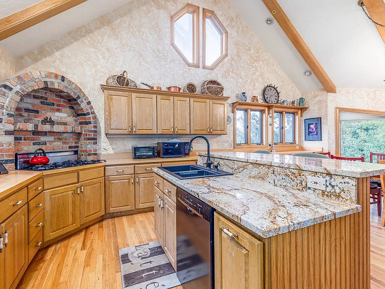 2524 Aspen Springs Dr — Photo 4