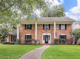 1654 Fall Valley Dr, Houston, TX 77077