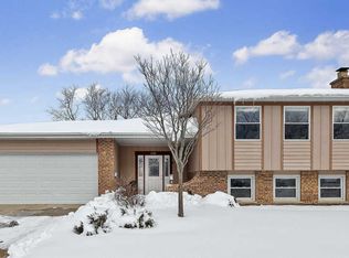 1111 Bristol Ct, Wheaton, IL 60189