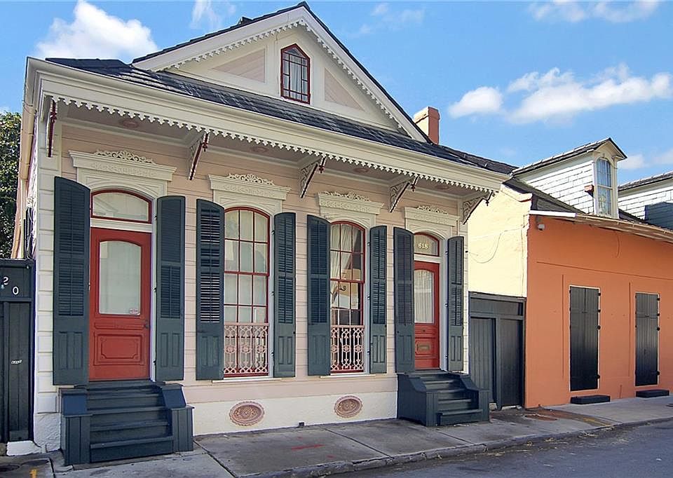 1st image of 618 Burgundy St