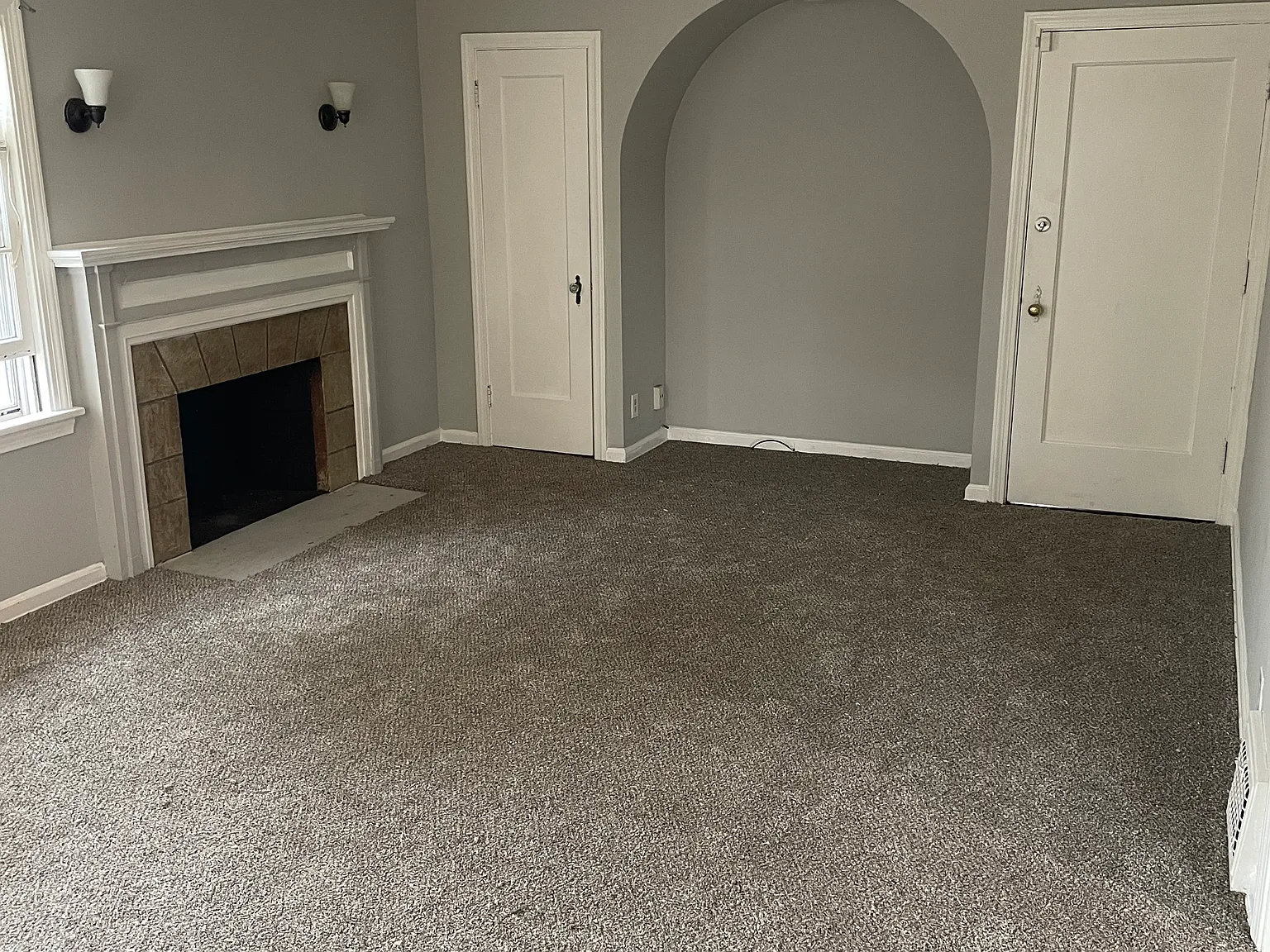4 bed, 1900 sqft, $1,600 — Photo 4