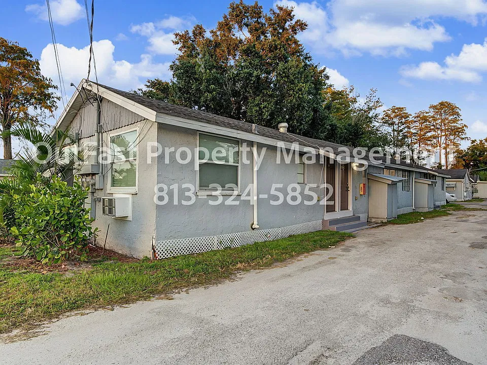 4611 N Hubert Ave #2