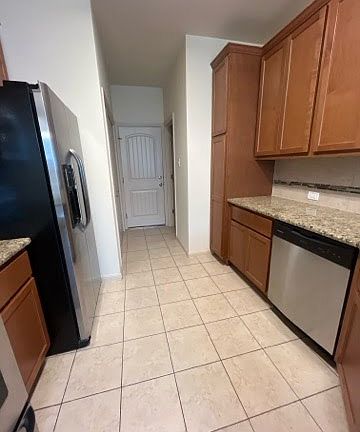 3rd image of 2410 Great Oaks Dr APT 902