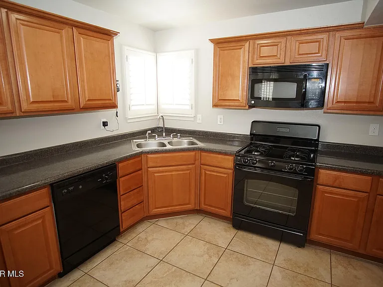 10932 Acoma St — Photo 10