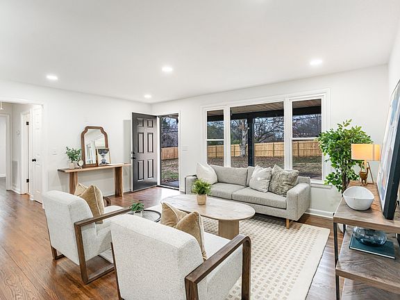 4th image of 233 Haywood Ln