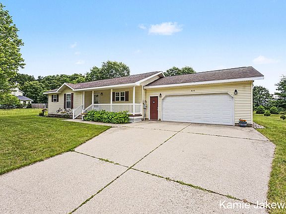 3rd image of 836 Morgan Dr
