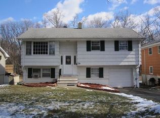 10 Lake Shore Dr, Lake Hiawatha, NJ 07034