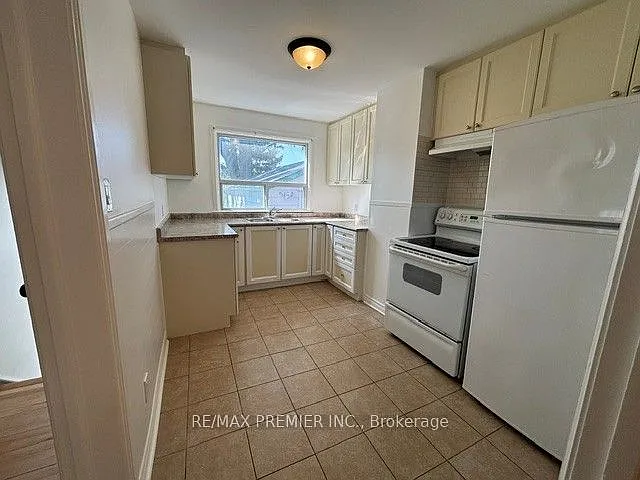 21 Aura Lea Blvd — Photo 9