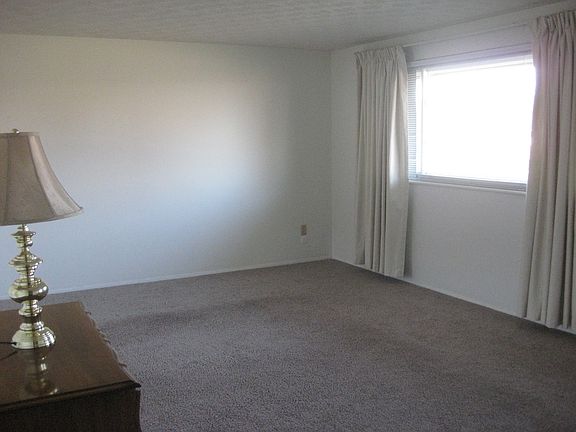 4th image of 6745 Gilette Dr