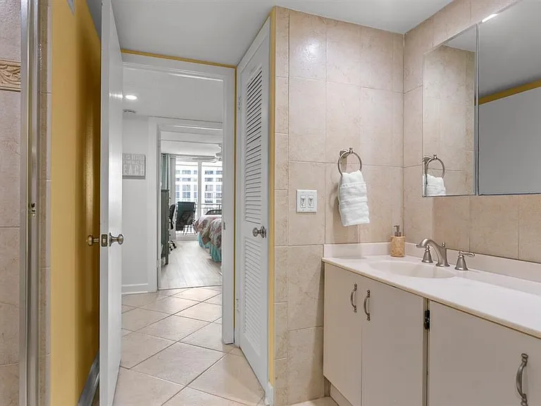 1430 Gulf Blvd #806 — Photo 31