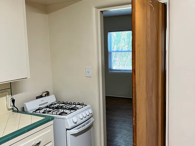 1913 Gold Ave SE #2 — Photo 18