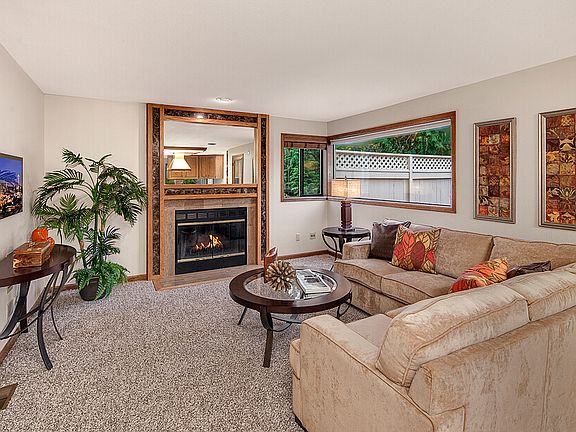 4th image of 21637 NE 20th Way