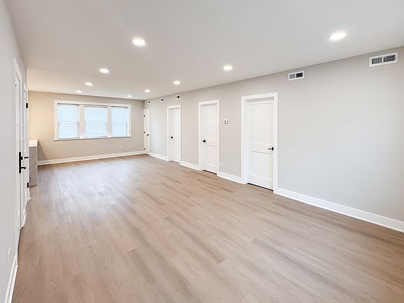 3rd image of 5120 N Laramie Ave #1-2