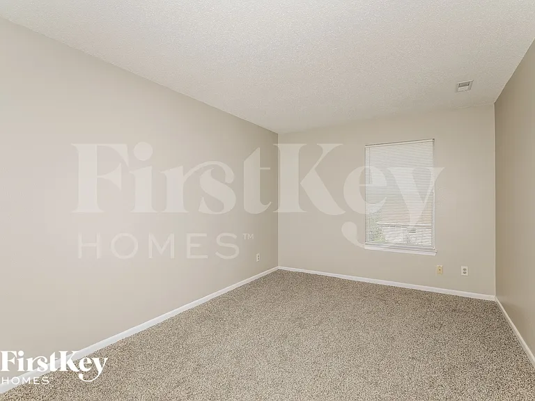 16773 Lowell Dr — Photo 14