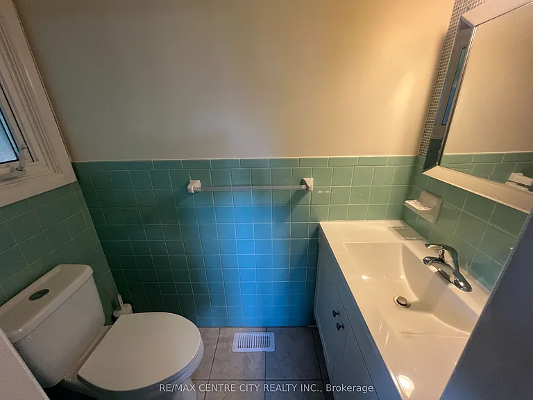 74 Brentwood Cres — Photo 24