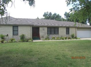 404 S Wilshire Blvd, Coffeyville, KS 67337