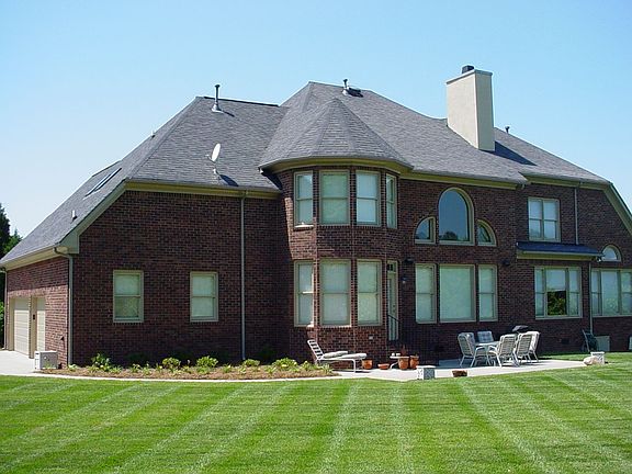 3rd image of 6101 Woodleigh Oaks Dr