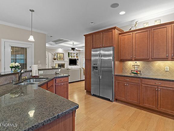 4th image of 2496 Belshaw Drive