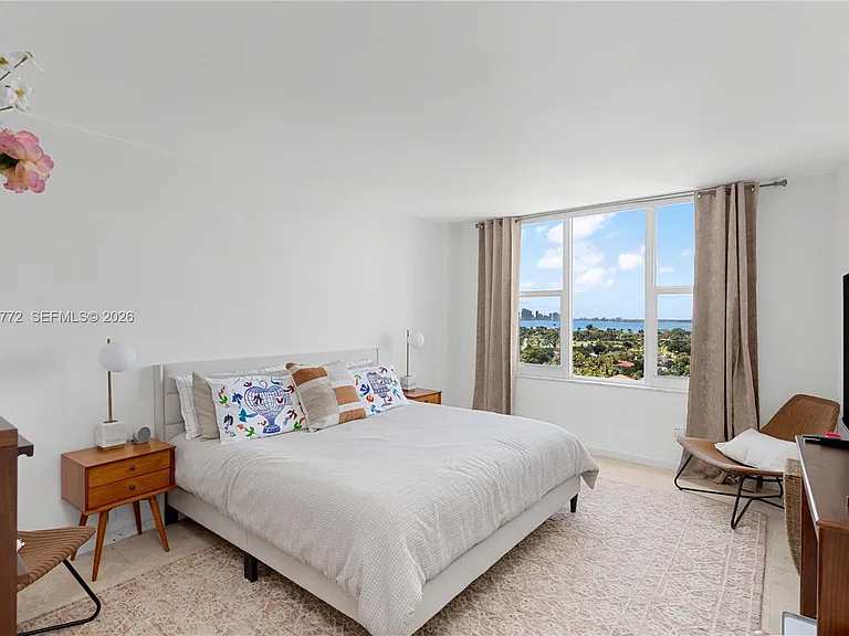 5600 Collins Ave #14R — Photo 15