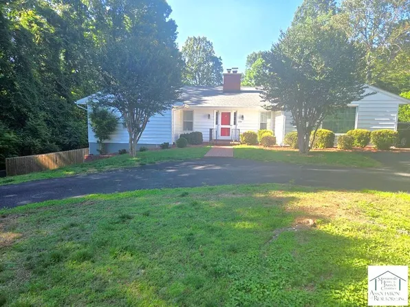 1316 Valley View Rd, Martinsville, VA 24112