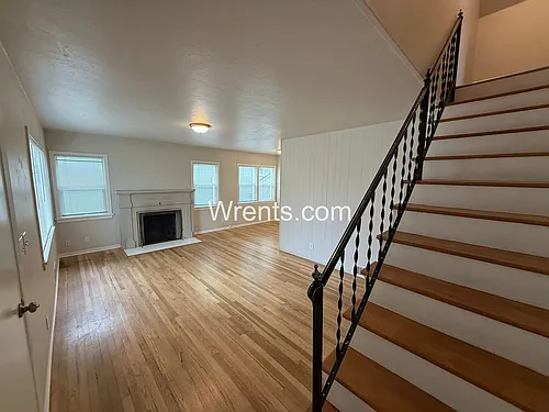 1317 E 38th Ave Photo 1